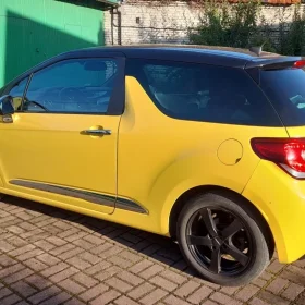 Odkryj miejską elegancję: Citroën DS3 1.6 VTi SoChic – idealny towarzysz dla Ciebie!